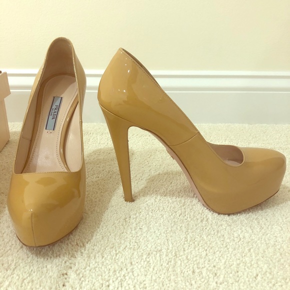 Prada Vernice Basic Patent Leather Pump Size 37.5 - Picture 2 of 4